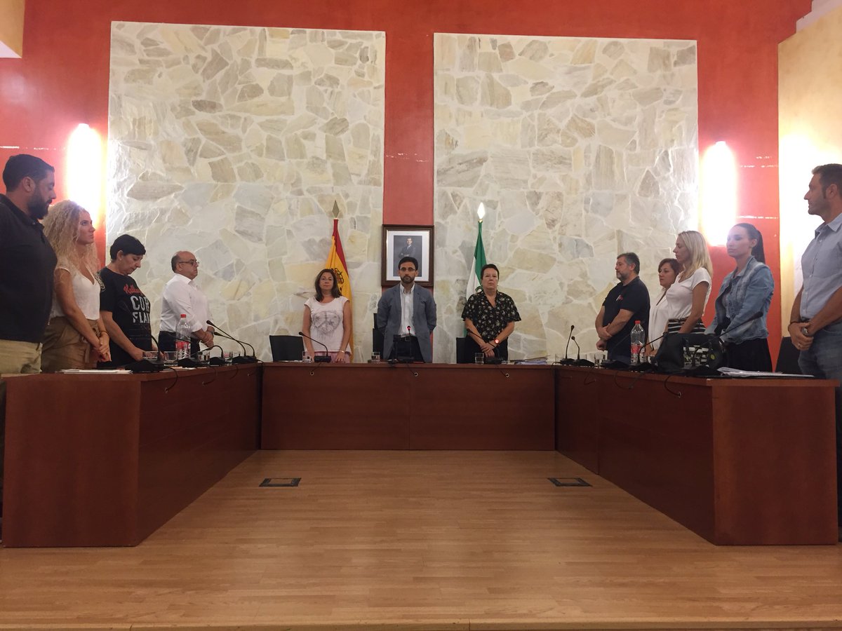 AytoOjen's tweet photo. Comienza el #PlenoOrdinario del Ayuntamiento de #Ojén con un minuto de silencio por todas las víctimas de violencia de género https://t.co/MLwwV4Iy8j
