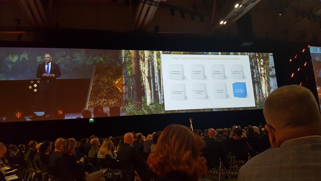 Vakuuttava puheenvuoro Don Tapscotilta aiheena lohkoketjut, luottamus ja moni muu. #Fcgkouluttaa #NBForum2018