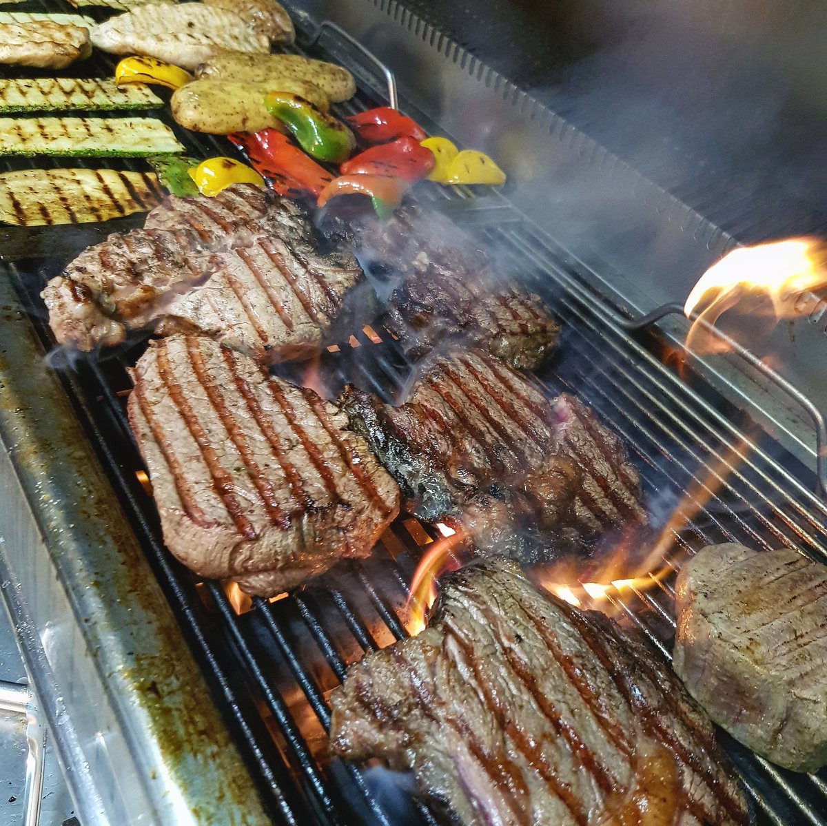 Eltorosteak's tweet photo. Heaven sends us good meat but the devil sends us cooks!!
#Eltorosteak #grilling_time #passion_for_ste https://t.co/gq2yfVtAN1