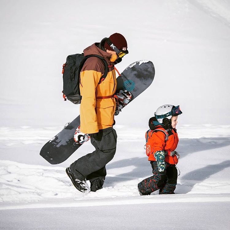 mdxone's tweet photo. Parents are the origin of inspiration. 

#snowboarding #snowboard #minishreds #skiing #getoutside #radparenting #snow #kids #familysnowboarding #familyfun https://t.co/5tpGtIF7ub