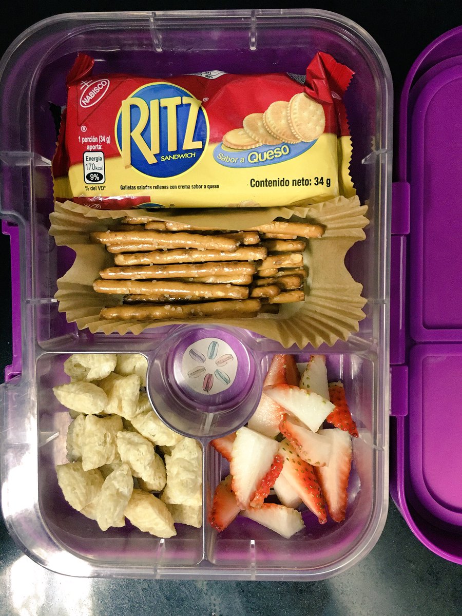 MamaEnApuros507's tweet photo. El #LunchboxDelDia de #AnaTerremoto:
🍴@Ritzcrackers Sandwich Sabor a Queso
🍴@RoldGold Pretzel Sticks
🍴@BarbarasBakery Puffins Cereal Honey Rice
🍴#CerroPuntaSA Fresas
En @yumboxlunch lunchbox de @moreandcopanama
#SOSMamaEnApuros #MamaEnApuros507 https://t.co/NXLTg4YMW5
