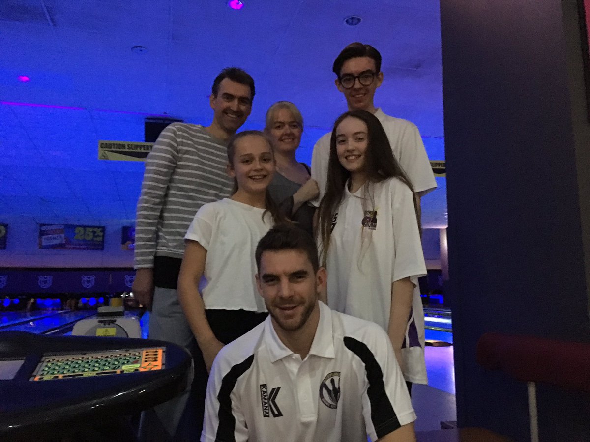 Mcr_StormSuprt's tweet photo. OSC ⚡️
BOWL WITH THE STORM 🎳
Team Dallas
Team Basara
Team Ginn
Team Ruopp
@GinnAndTonic35 @mbasara9
#ATTWWY #BowlWithTheStorm #StormStrike https://t.co/1hvX5CmI9P