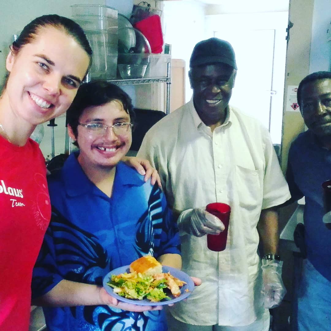 ClubNovaNC's tweet image. Happy Thursday from the Culinary Unit at Club Nova. We made BBQ chicken, salad with homemade vinaigrette dressing and cornbread.  Delicious!!! #clubnovacarrboro #recoverythroughwork #community #foodandfamily #MentalHealthAwareness