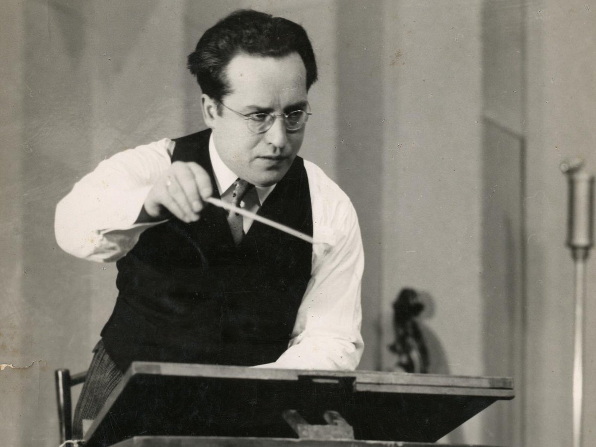 BertHabets's tweet photo. When the Symphony Orchestra of Radio @RTLlu was founded in 1933, composer and violinist Henri Pensis became their first conductor. During WW2 he emigrated to the US, came back in 1946 and made the Orchestra famous all over Europe. A real pioneer! #RTLHistory #ThrowbackThursday https://t.co/PA0SLoSwap