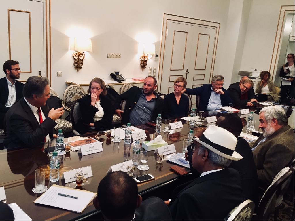 ArabicDivan's tweet photo. Offene Diskussion im #DerDivan: Organisierte Reisen sind nachhaltiger und effizienter. Zur Stärkung des #Tourismus im Sudan sollen zukünftig Reise- und Visa-Genehmigungen erleichtert sowie Sicherheitsfragen im #Sudan verbessert werden. #QSAP https://t.co/JXsW1BOXQo
