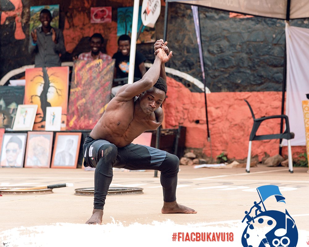 FiacBukavu's tweet photo. Des talents, c'est comme s'il en pleuvait à la #FIACBukavu18. Nous sommes déjà au 5è jour, vous en avez encore 3 pour profiter des surprises des arts et créativité.
#FIACBukavu #sightedesign #Bukavu #kivu #art #rdcongo 
@africalia @arterialnetwork 
Photos : @Sightedesign https://t.co/VFoYONiIK2
