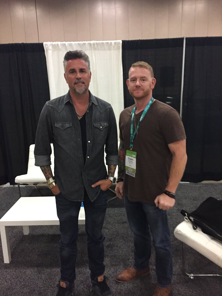 hbiller's tweet photo. Richard Rawlings and Dustin Anderson at #AGW2018 and #WFCT2018 @AGRRmagazine @windowfilmmag https://t.co/VacEDWwYCC