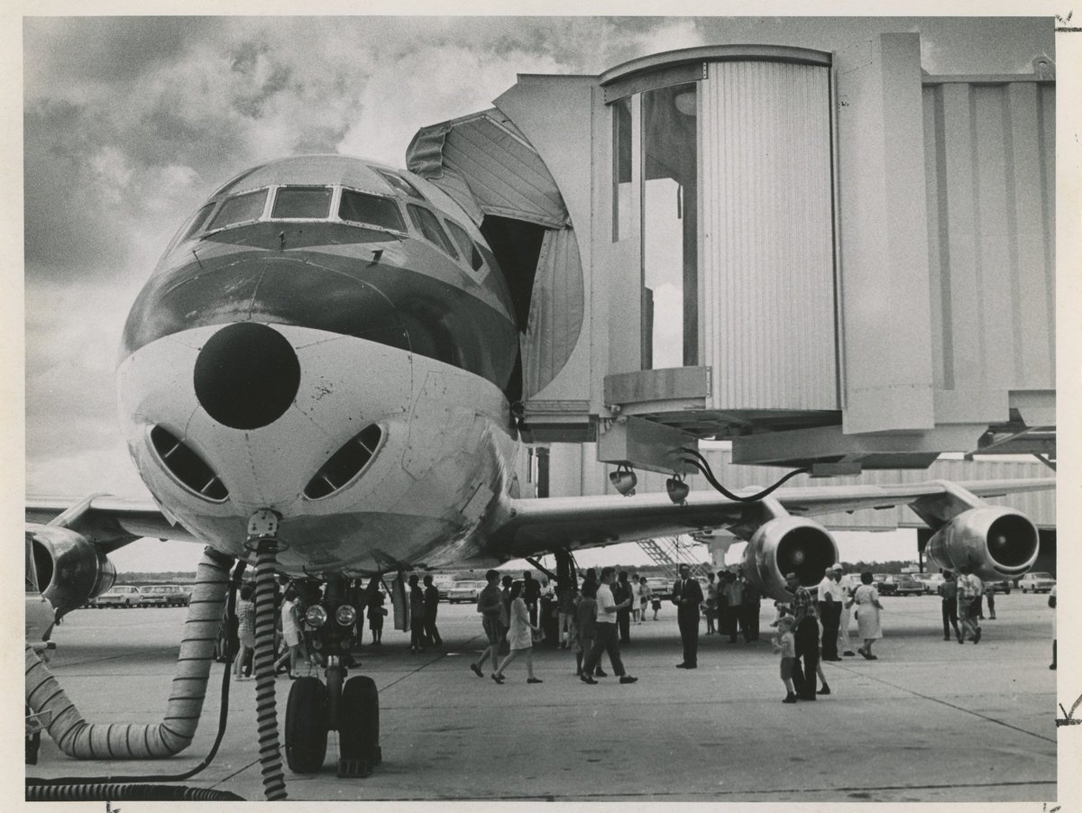 JAXairport's tweet photo. #TBT to people enjoying a tour of the new Jacksonville International Airport in September 1968. #jaxairport #throwbackthursday #jax50 #avgeeks https://t.co/jw3kRdgwbW