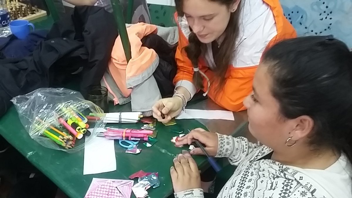 ivipromero's tweet photo. Peluquería, ajedrez y origami #aelincoln #aelslearning #Tandil https://t.co/1edQOGdXGK