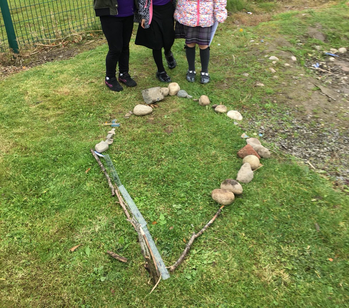 eaclost's tweet photo. P4’s at #Shortlees used measuring tapes to see how long 1m was, then they created 2D shapes ‘bigger’ and ‘smaller’ than 1m. #mathschat #outdoorlearning @scotgov @EACattainment @natsywhite @Nat_Numeracy  COACh @EastAyrshire https://t.co/1CI3yHKrhD