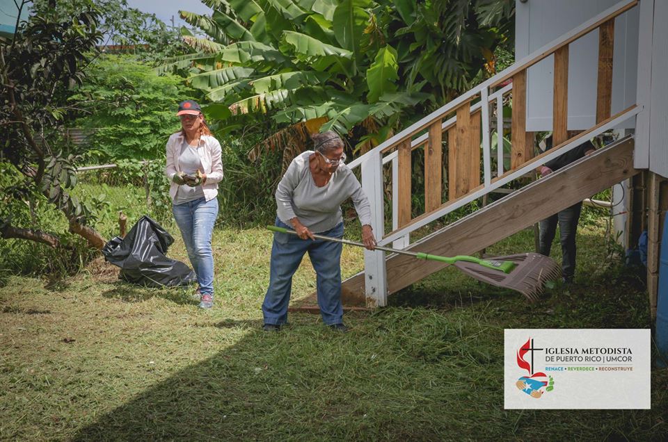 ReHace_IMPR's tweet image. #Reconstructionwork in #ToaBaja, #PuertoRico at Denis' home: Cleaning, removal of debris, home improvements &amp;amp; fresh paint. Thanks to @UMC_UMCOR 's contribution to the @MetodistaPR Denis has new appliances. He even took the opportunity to cook us some delicious shrimp soup!