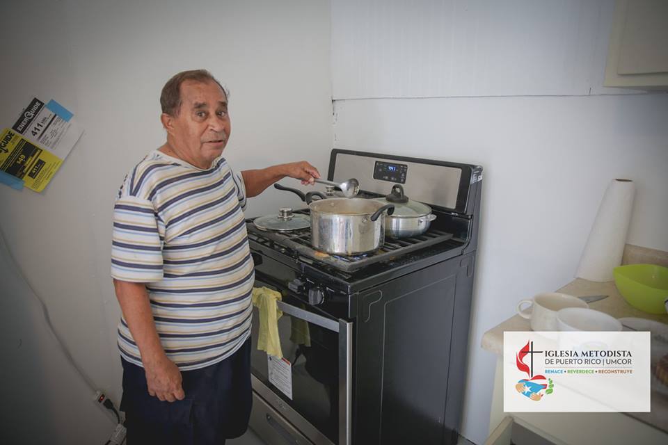 ReHace_IMPR's tweet image. #Reconstructionwork in #ToaBaja, #PuertoRico at Denis' home: Cleaning, removal of debris, home improvements &amp;amp; fresh paint. Thanks to @UMC_UMCOR 's contribution to the @MetodistaPR Denis has new appliances. He even took the opportunity to cook us some delicious shrimp soup!