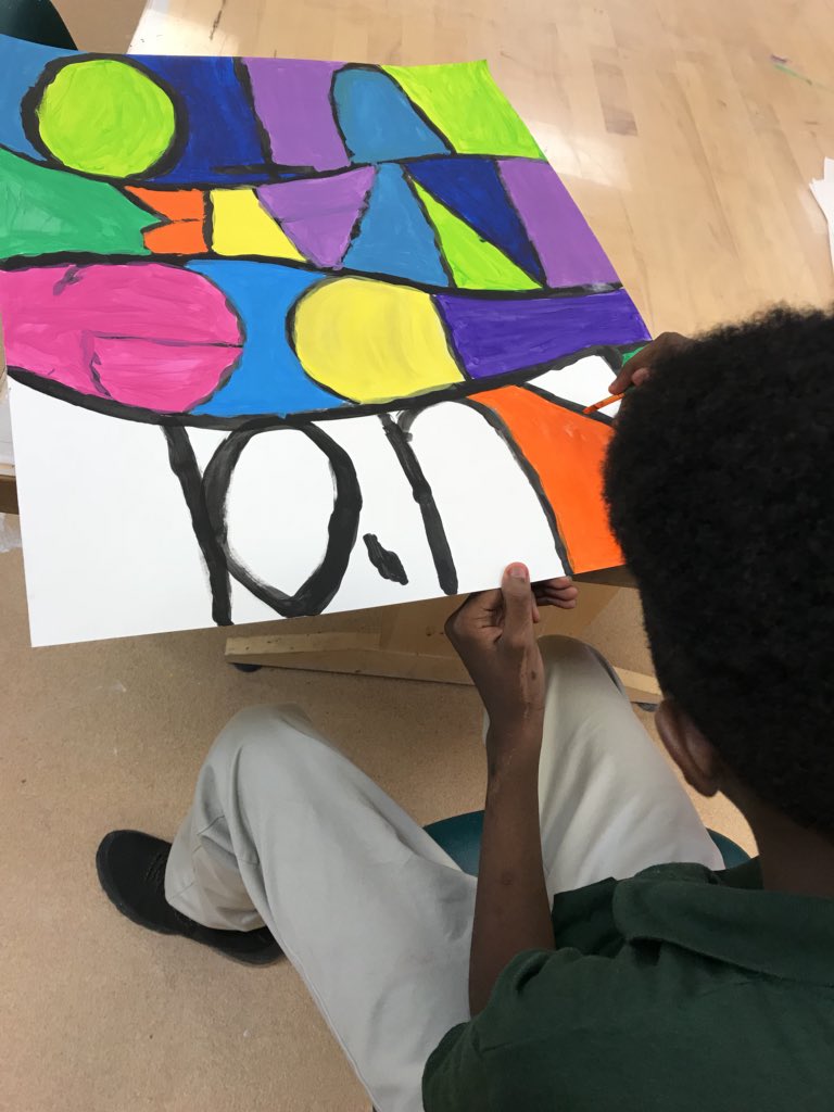 VBCPSVisualArt's tweet photo. My visit to the Renaissance Academy included getting my portrait drawn by Mr. Jackson! Great art teachers &amp; program led by Nancy Habit, Chris Pace &amp; Andrea Eisenberger! https://t.co/4d0W28K1gd