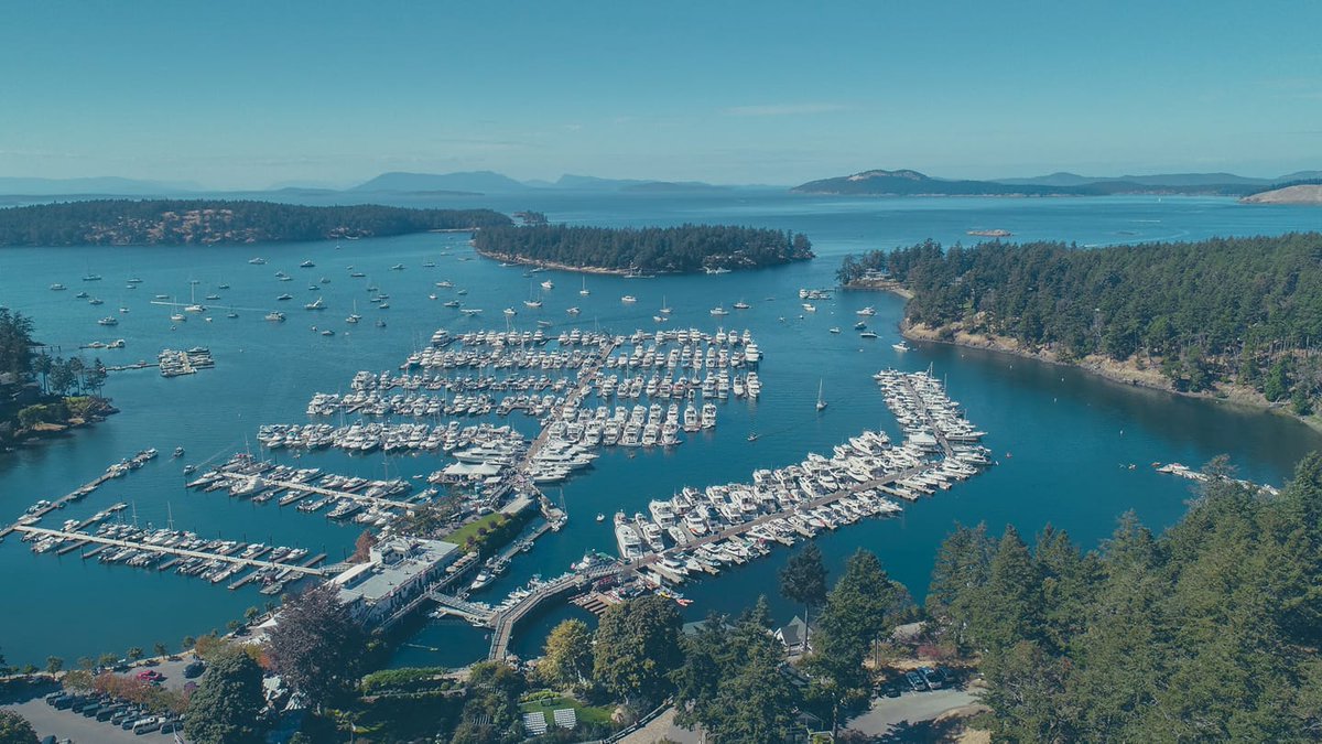 SeattleBrideMag's tweet image. Imagine having your wedding with THIS as your backdrop! That's what you get when you book with @rocheharbor. They'll be at Urban Unveiled 2018, will you? You can get your tickets to this bridal event of the season at uuseattle2018.eventbrite.com.