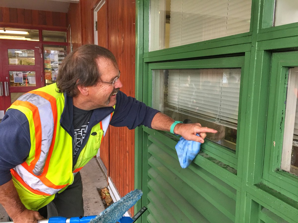 Alaska_SteveEd's tweet image. Busy washing windows &amp;amp; moving gravel for @AKNativeCharter with my #Anchorage @Stantec team. Winter is coming ... clean windows let the light in for students &amp;amp; teachers! #stantectogether