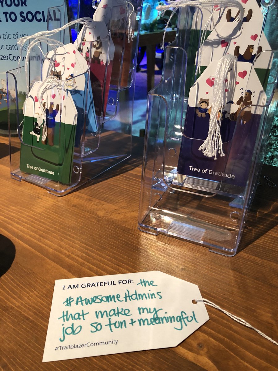 RebeccaSaar's tweet photo. Gotta make some time for the gratitude tree! ❤️❤️❤️
#TrailblazerCommunity #AwesomeAdmin #DF18 https://t.co/VAAUQvhZEN