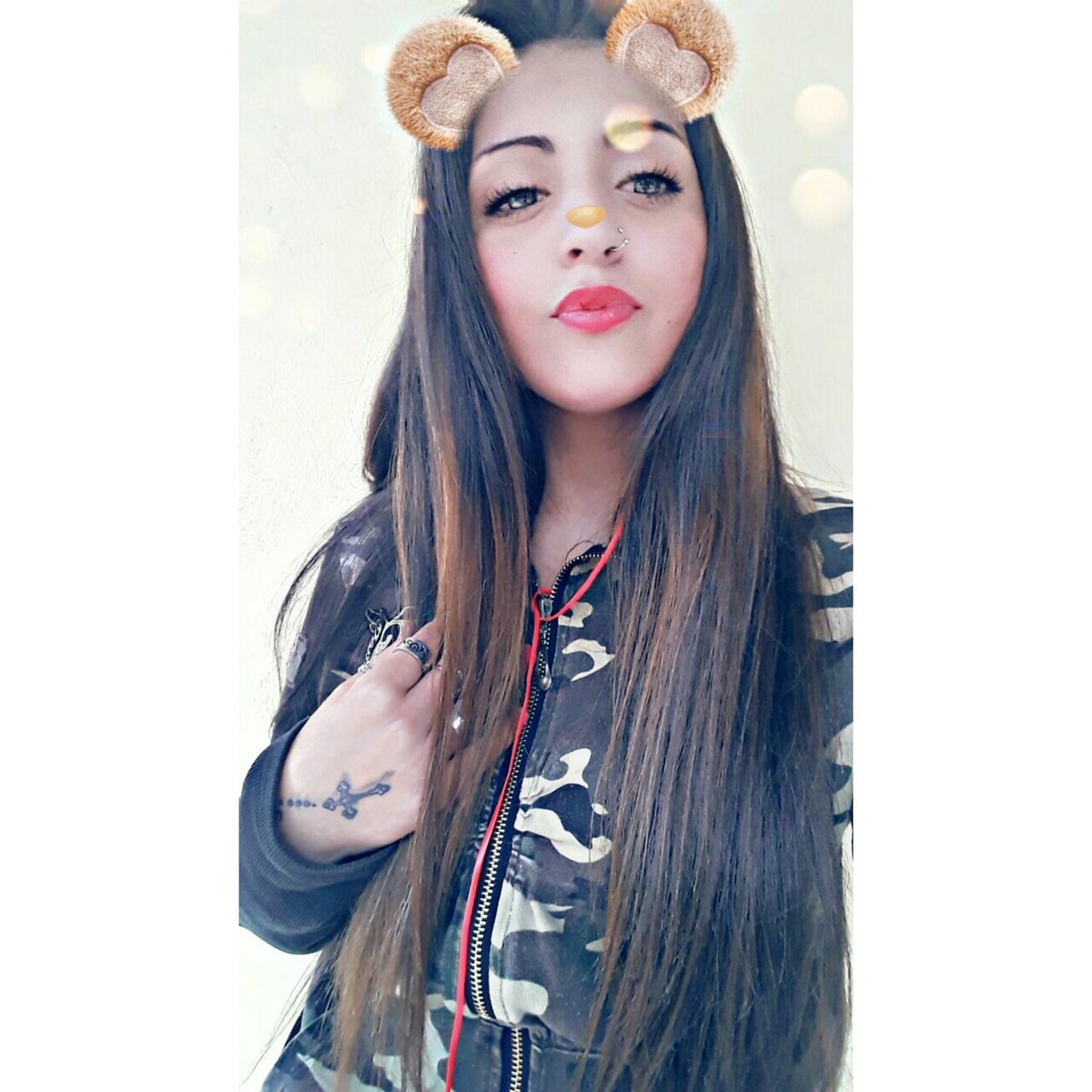 SolangeRusso28's tweet photo. nose si fue el alcohol o si yo dormia, nose si era real o si era mentira, pero hace tiempo a tu rostro ni lo veia, volvi a sentir todo lo que por ti sentia.🎶🎶😍😘 https://t.co/hGayoPxZfh