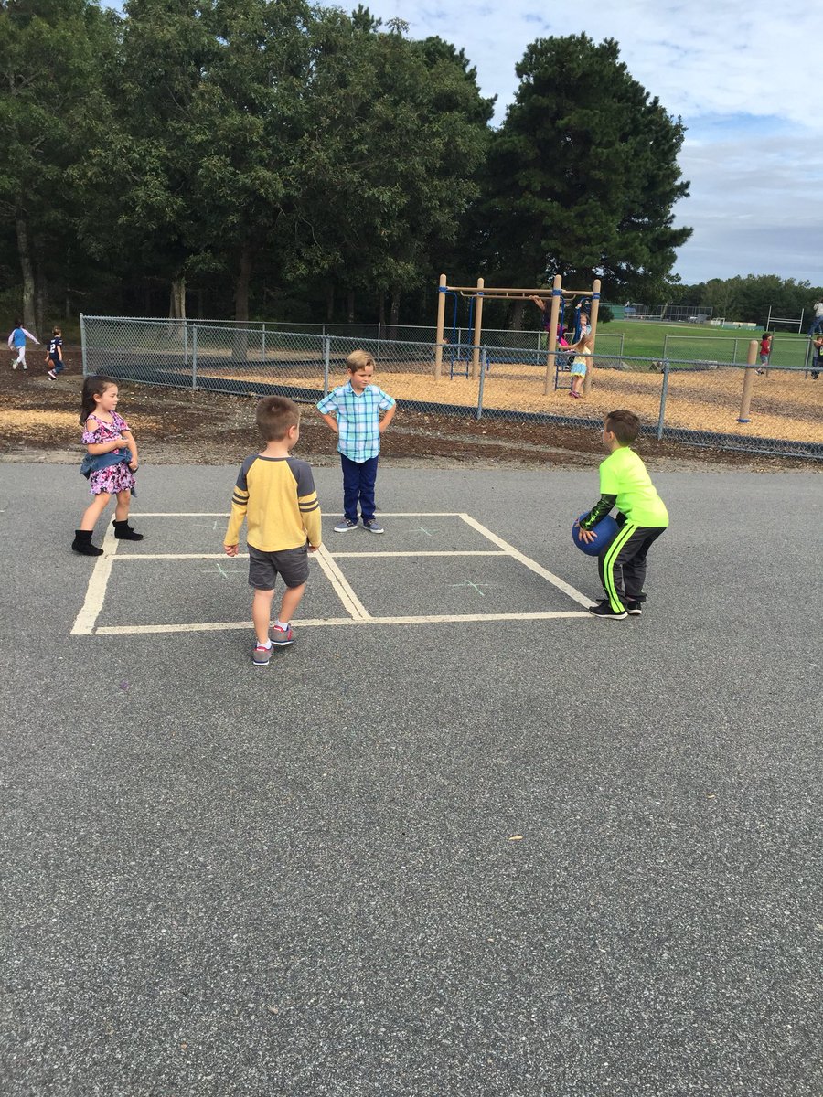 kccokeefe's tweet photo. It was a beautiful day to play outside. #MashpeeKCC #Kindergarten #ilovemyjob https://t.co/pQ2DDr2D65