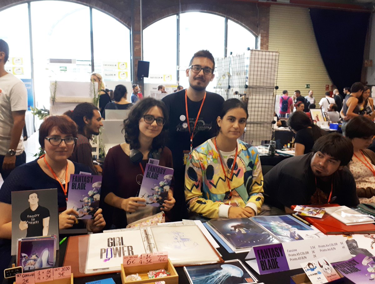 FantasyBladeFZ's tweet photo. Recuerdos de la @kboombcn 
¡Ya tenemos ganas de repetir!
Solamente agradecer a todos los que la hicieron posible y a las personas que se pasaron por nuestro stand @FantasyBladeFZ 💜
#kboom #kboombcn #fantasyblade #fantasybladefanzine #fanzine #kboom2018 https://t.co/sWw9HfanN2