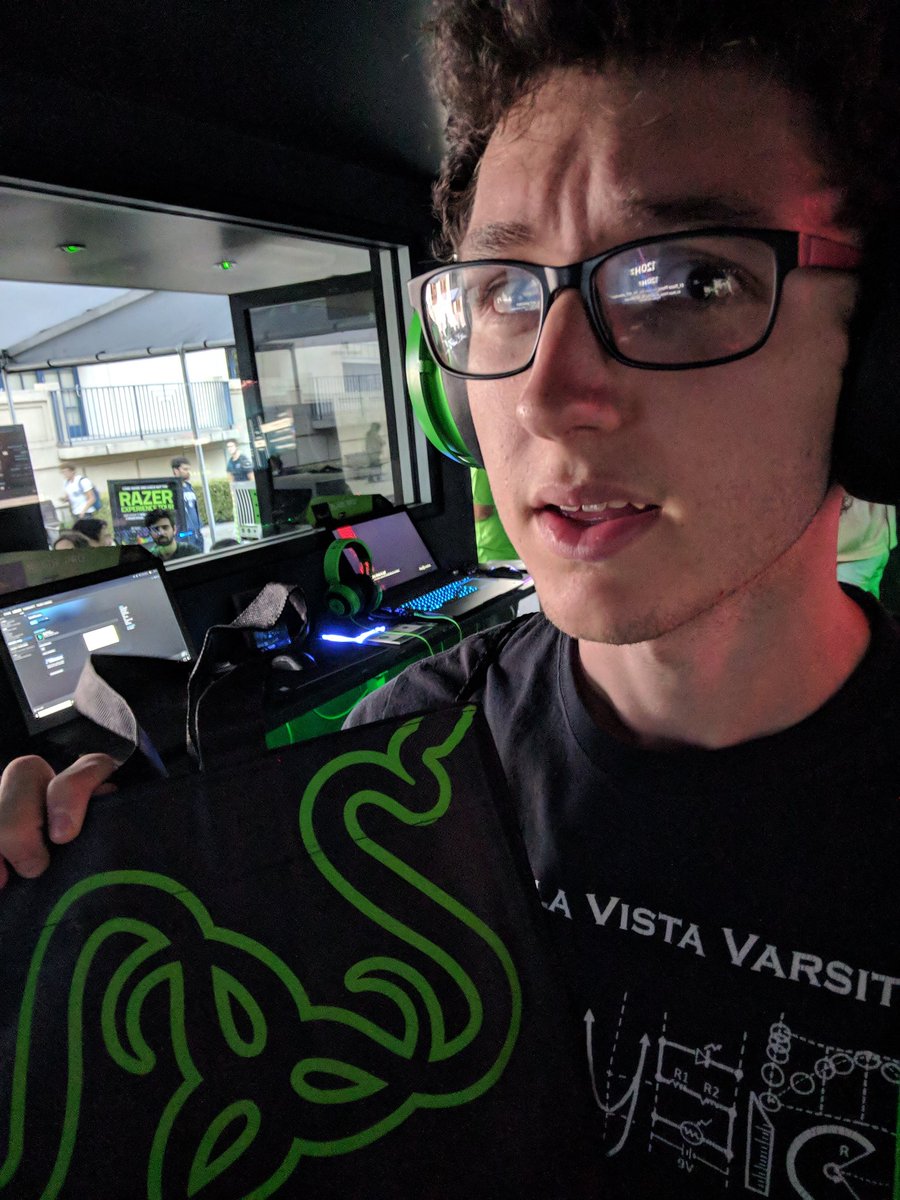 Klaatu2560's tweet photo. Gimme free stuff
#RAZERTOUR #RZR1337 https://t.co/CS6xuWV6Zd