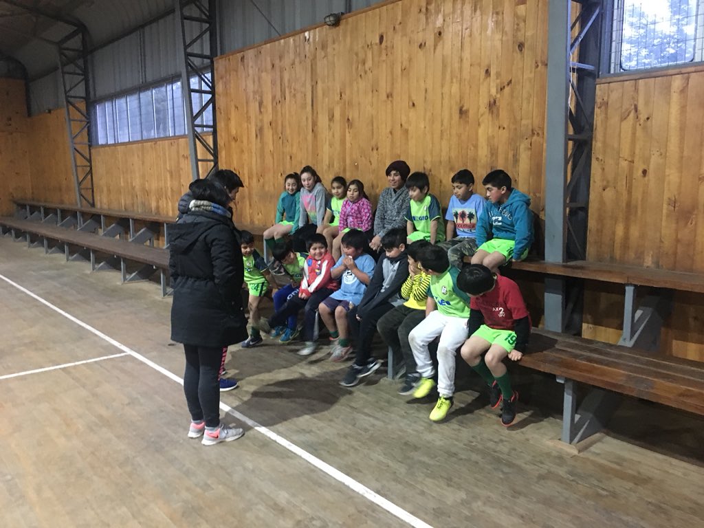 efislaquinchao's tweet photo. Terminando nuestra jornada, retroalimentacion. #escueladefutbol #formacion #matao #cohem #chequian #achao @MindepLosLagos @Achao_Quinchao @IndLosLagos #fondeporte
Comunicaciones E.F. IslaQuinchao https://t.co/MBBQrQWLnk