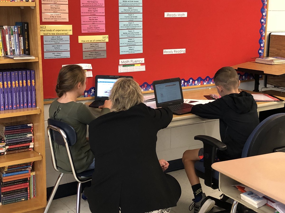 MrsRoberson401's tweet photo. Thank you Mrs. Fournier, our Enterprise Bank Mentor for guiding us with our research for the Columbian Exchange Project! #PESseptember18 #5fun5 @EnterpriseBank https://t.co/NYEUZqoI2i
