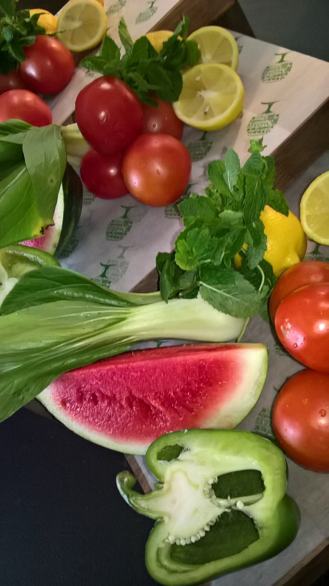 Fantastic attendance for tonight's parents evening <a href="/HighcliffeSch/">Highcliffe School</a> . Always a pleasure to share our great food offer &amp; engage with the future pupils and parents of the school. @TaylorShawUK @elioruk #SeeingFoodDifferently