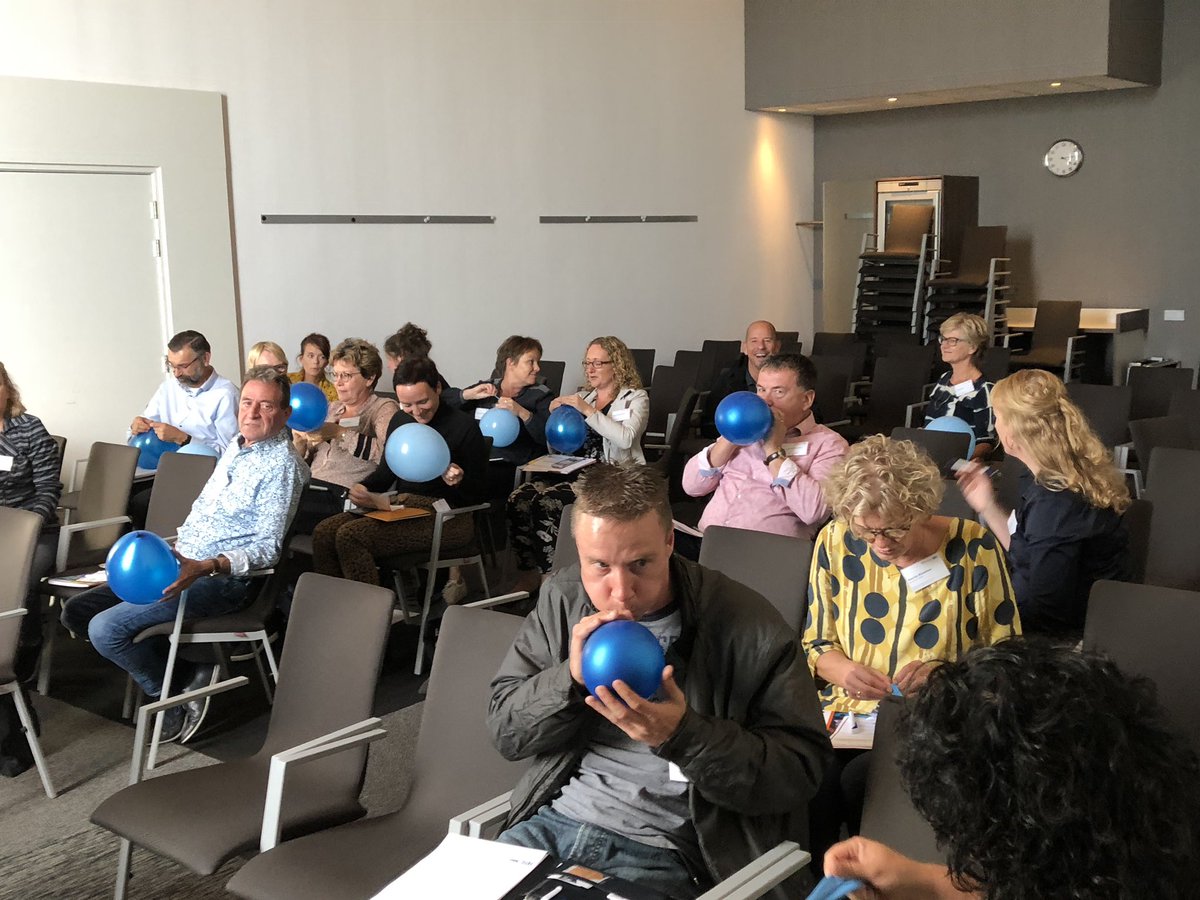 nardkronenberg's tweet photo. Samen met @nicolesteinbusch op congres toekomstgericht onderwijs vanuit Leerstoel @mactkuijpers in samenwerking met het @ExpertiseLOB interactieve workshop mogen verzorgen. Haalbare en uitdagende vervolgstappen veroorzaakt👍 https://t.co/fdVxsFmtz4