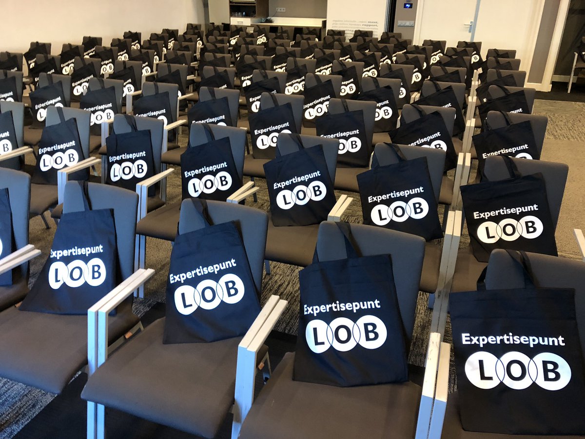 nardkronenberg's tweet photo. Samen met @nicolesteinbusch op congres toekomstgericht onderwijs vanuit Leerstoel @mactkuijpers in samenwerking met het @ExpertiseLOB interactieve workshop mogen verzorgen. Haalbare en uitdagende vervolgstappen veroorzaakt👍 https://t.co/fdVxsFmtz4