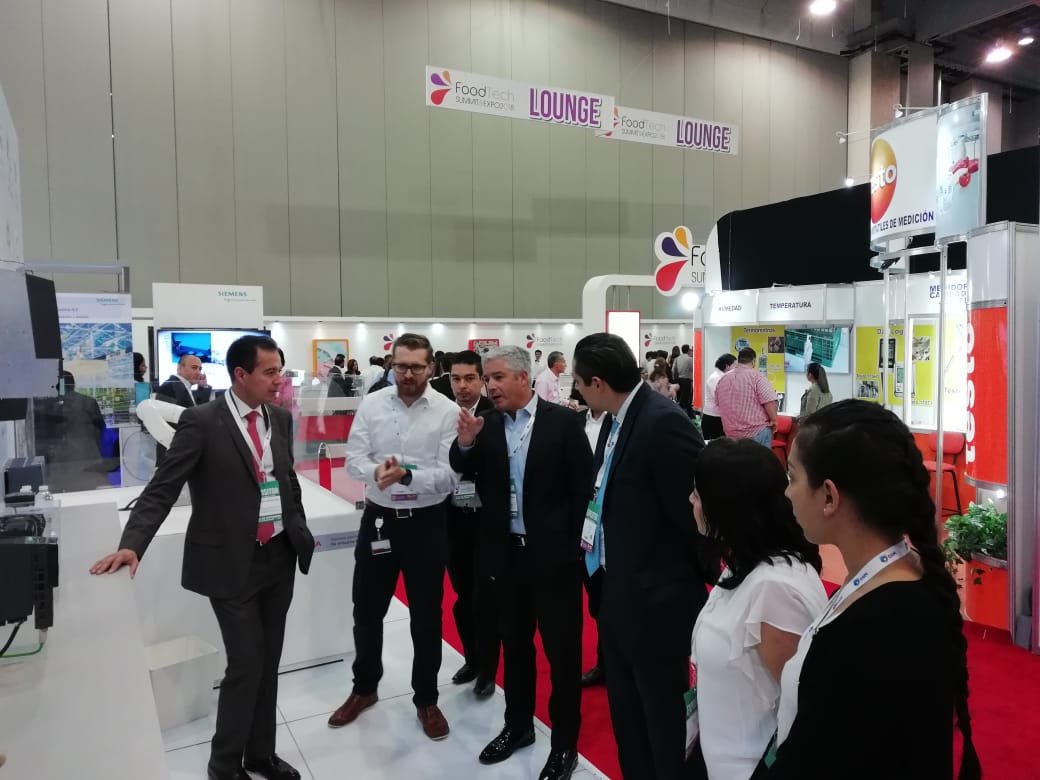 Siemens_Mexico's tweet photo. Hoy en #InnoFB se encuentra nuestro CEO, @diazjuanignacio y nuestro VP @IvanPelayoL para conocer junto a nuestros clientes cómo se logran mejores resultados para la industria de #AlimentosYBebidas a través de la #Digitalización https://t.co/0I7VW91V8d