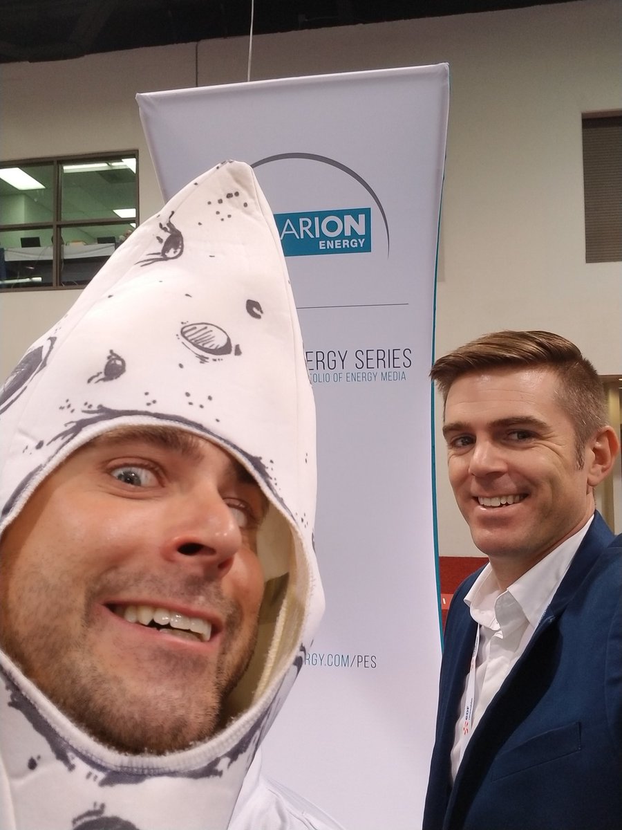 jauld00's tweet photo. Chillin with the @TheReal_Moon at #SPIcon. He got the #SolarEnvy. #DTECH2019 #POWERGEN18 https://t.co/pIfpolxewp