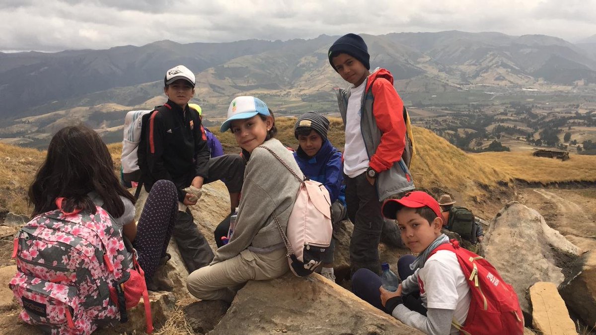CampEcuador's tweet photo. #TeamGrade6th at #CampKuriKucho treking π§ββοΈ ποΈthis morning, amazing views, extraordinary experience!! #DoSomethingAmazing #CampsEffect @CampsInt πππ https://t.co/uEouMHQtRi