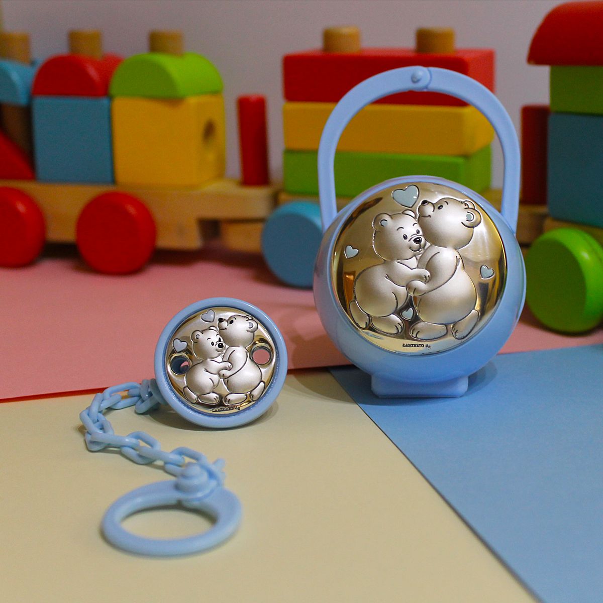 JoyeriaTaffeit's tweet photo. ¿Ves estos ositos? 💙🐻 Tiernos como nuestros bebés. 😍Los amamos de día, los soñamos de noche... 😍 https://t.co/3ahW7HUNsm https://t.co/wvXiJLh56R