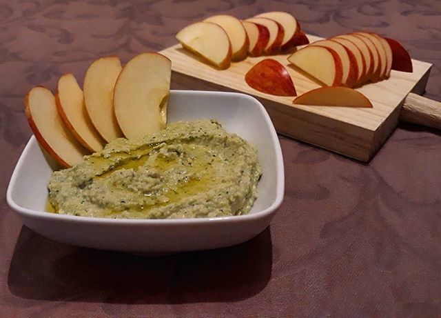 MariaCocinitas's tweet photo. Con este #hummus de #brocoli con #manzana lo confieso: soy #hummusexual. #eatyourveggies #veganrecipes #chickpeas #broccoli #sinchicha #enocasionesnocomocarne https://t.co/5lkFKy7cTu