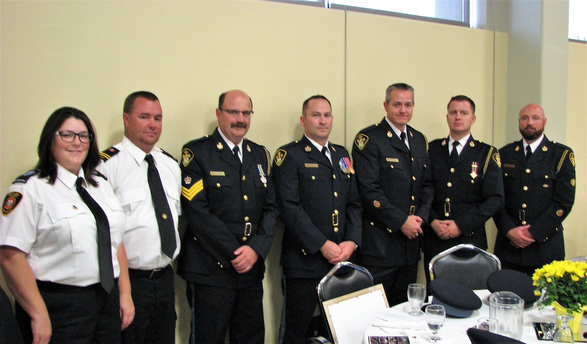 radioworkz's tweet image. Heroic and near-tragic #KeyRiver snowmobile rescue by #WestParrySoundOPP and #BrittandAreaFD recounted as the crew receives the 2018 Commissioner's Citation for Lifesaving at the @OPP_NER Awards Ceremony. #ParrySound #Britt #OPP #Henvey
facebook.com/radioworkzparr…