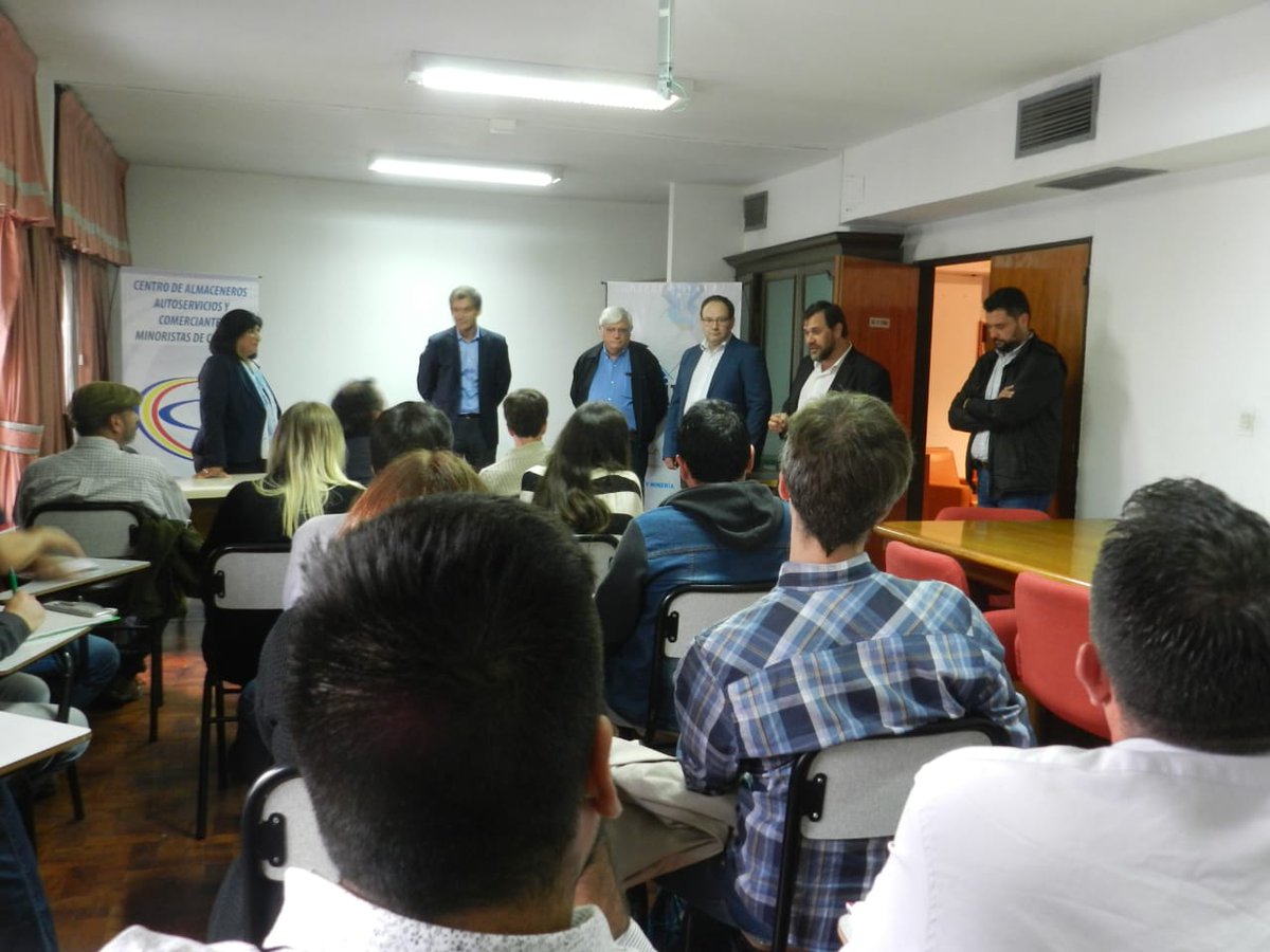 almaceneroscba's tweet photo. Felicitaciones a los nuevos Emprendedores que integran la 3° cohorte de #IPEC2018 Gracias por sumarse a este gran desafío, que asumimos y desarrollamos, codo a codo, con el @MICyM_Cordoba del @gobdecordoba y que apuesta al desarrollo y al éxito comercial! https://t.co/whY0o28vj7