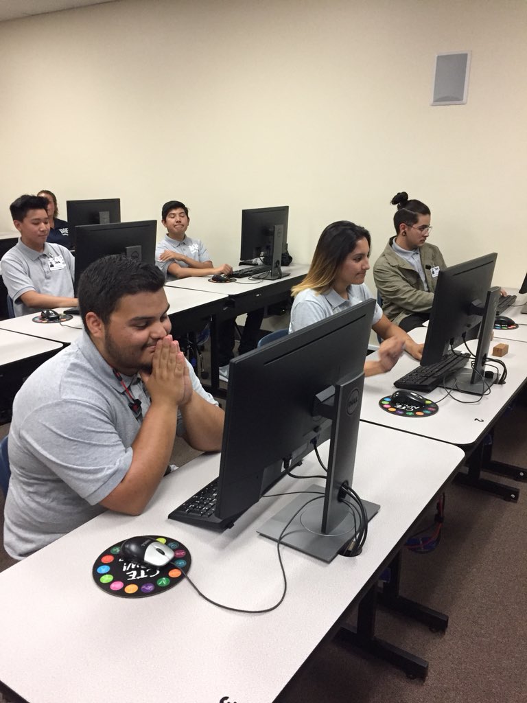 gthstellsher's tweet photo. Ambassadors learn to work as a team member, building a E-portfolio  and great activities. Seven schools attended this great workshop @CRYROP  @donnarobinsonc1  @cryropsuper @GTHSTitans @MChavez61 @JerryAlmendarez https://t.co/X8cQfOBLUs