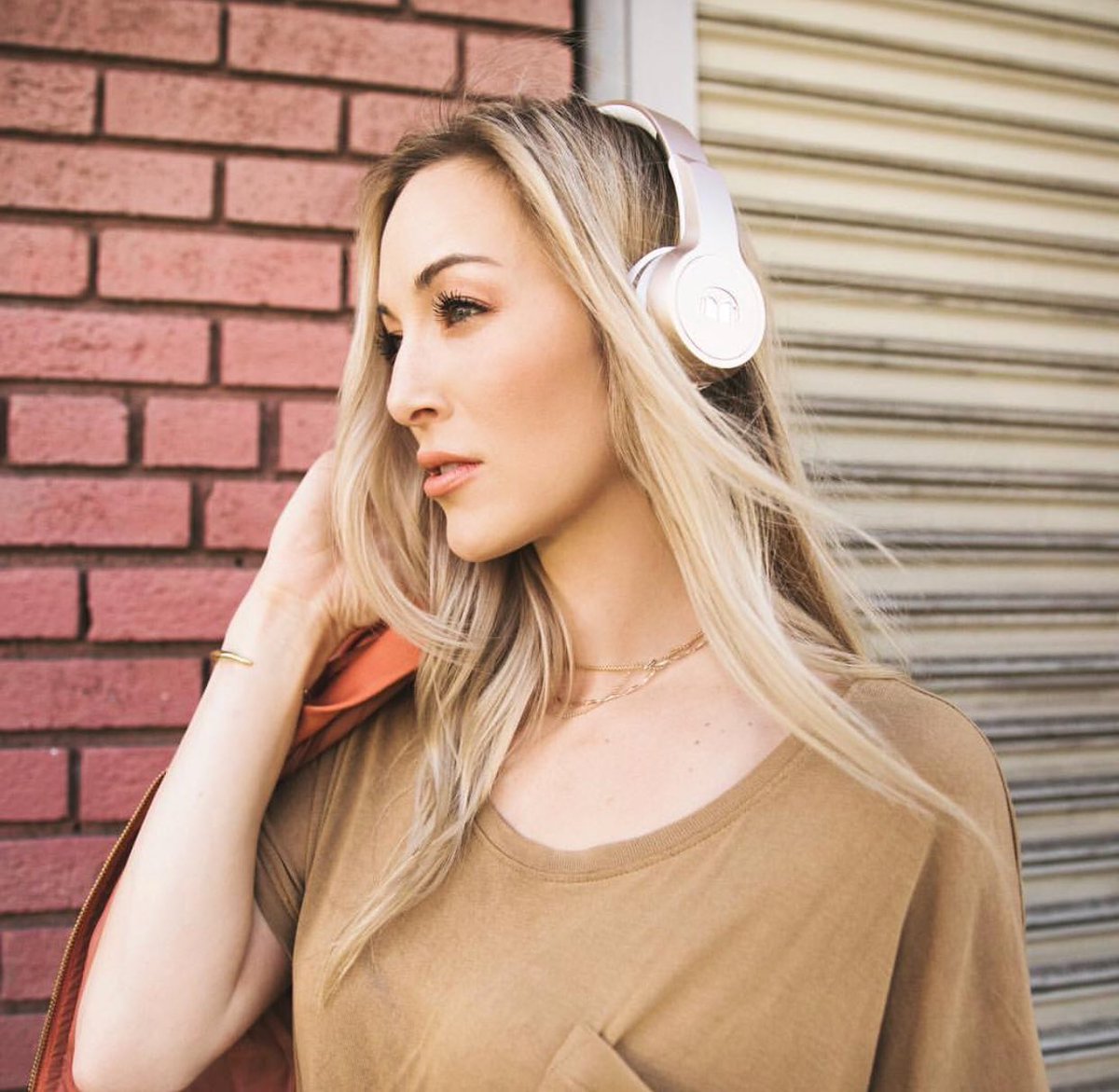 Monster_Canada's tweet photo. When it’s Thursday but you’re ready to start the weekend, just turn that #MonsterSound up #ThursdayThoughts https://t.co/8DA7iGrLiS