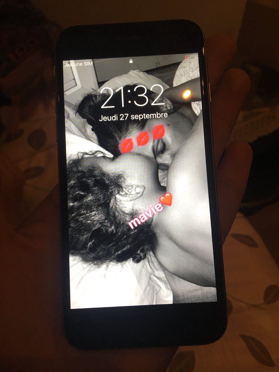 MDB_13004's tweet photo. OYE OYE AMIS MARSEILLAIS : 

J’ai retrouvé un IPHONE dans le Bus 7 près des Cinq Avenues... J’aurais bien aimé qu’on fasse la même chose pour moi si j’avais perdu le mien.
PARTAGEZ POUR QUE LA PERSONNE RETROUVE SON TEL. MERCI À VOUS 🙏🏼🙏🏼⚪️Ⓜ️ https://t.co/LpAEFIWtAH
