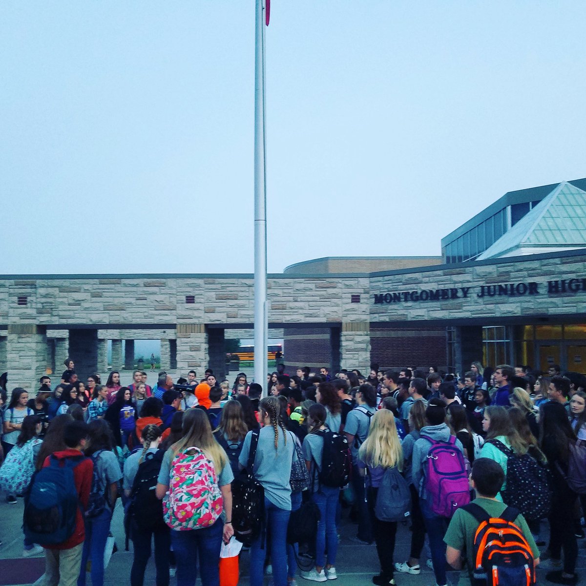 MtxStudents's tweet photo. Late post but, what an honor to be at the school praying together truly moving @mjhsbears thanks for letting our youth Grow in Christ and share his love #FaithFirst #CommunityOfOne #ForMontgomery #DoGreatThings https://t.co/ybf3dwXdMG