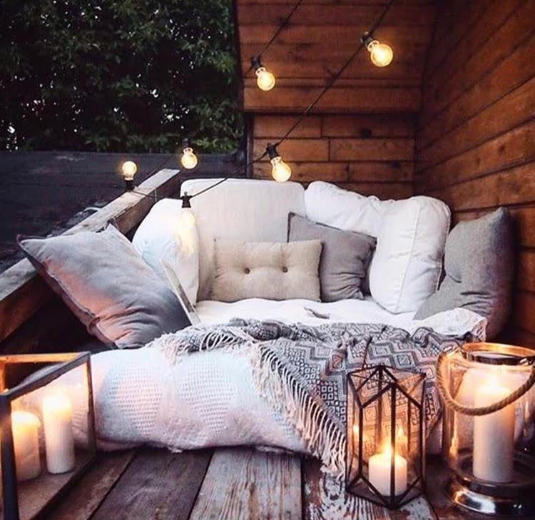 Waiting for the weekend like... 
Zenauara provides the perfect 'zen moment' so you can relax at home after a week of hard work. Cheers to the weekend!