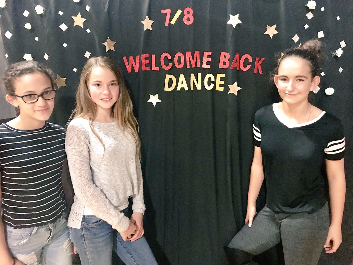 RavensSTA's tweet image. Our grade 7&amp;amp;8 students had a blast at today's Welcome Back Dance!! Big thank you to our #webcrew leaders for organizing the activities!! @BoomerangPrjct