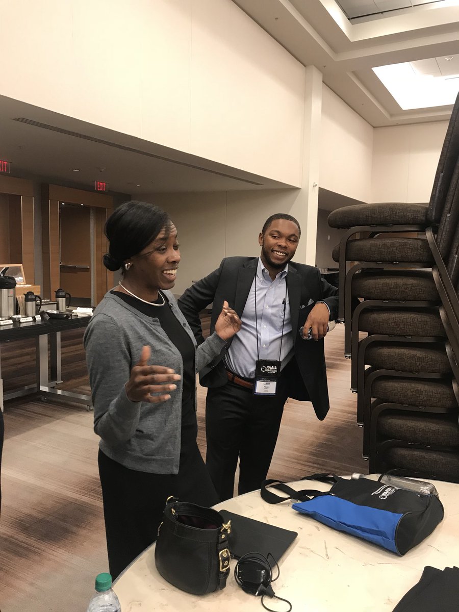 JennyAtkinsonGa's tweet photo. UGA Risk Management students prepare for the big Case Study Competition. #naaia2018 #uga #terry #gammaiotasigma https://t.co/bLxT72X1UK