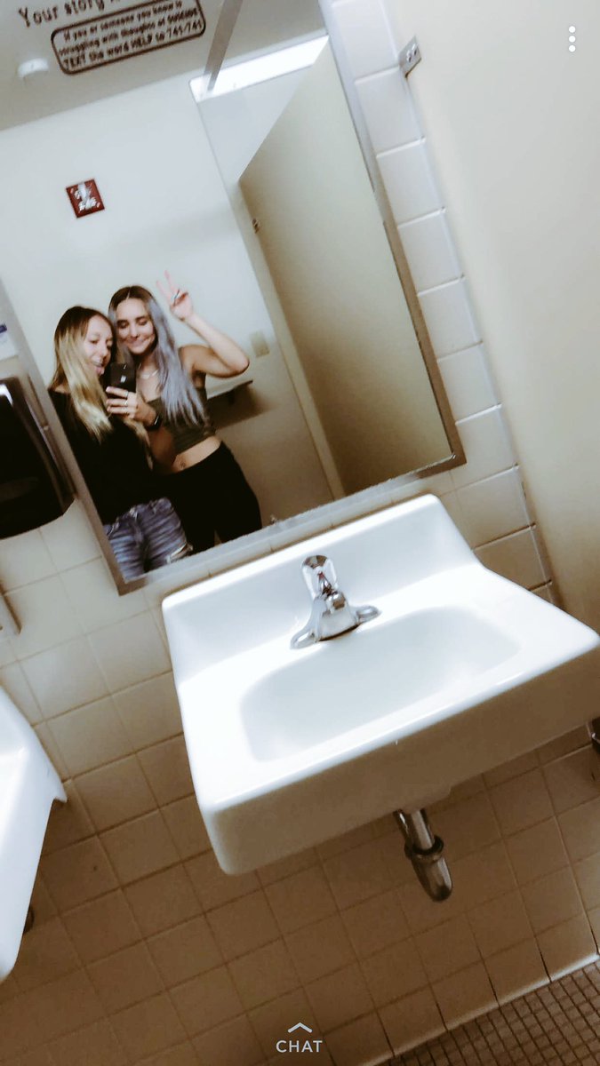 GrollKierra's tweet photo. Meet Karlee
-she’s my best friend, and dope asf✨ https://t.co/D5uXjYU6Vc