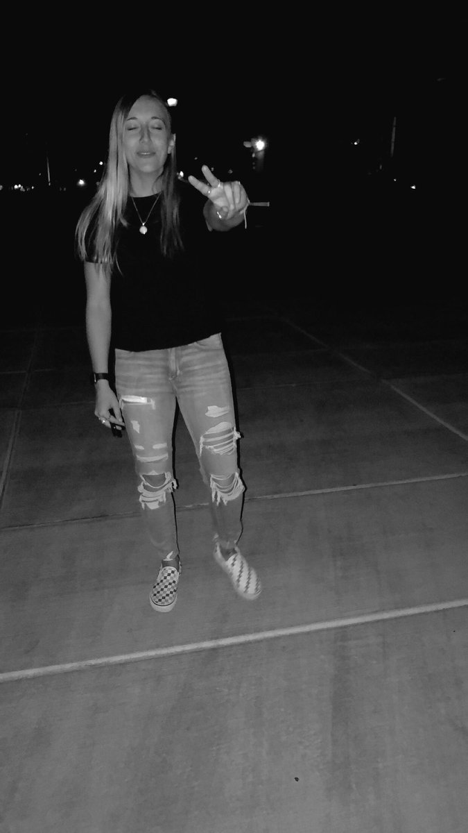 GrollKierra's tweet photo. Meet Karlee
-she’s my best friend, and dope asf✨ https://t.co/D5uXjYU6Vc