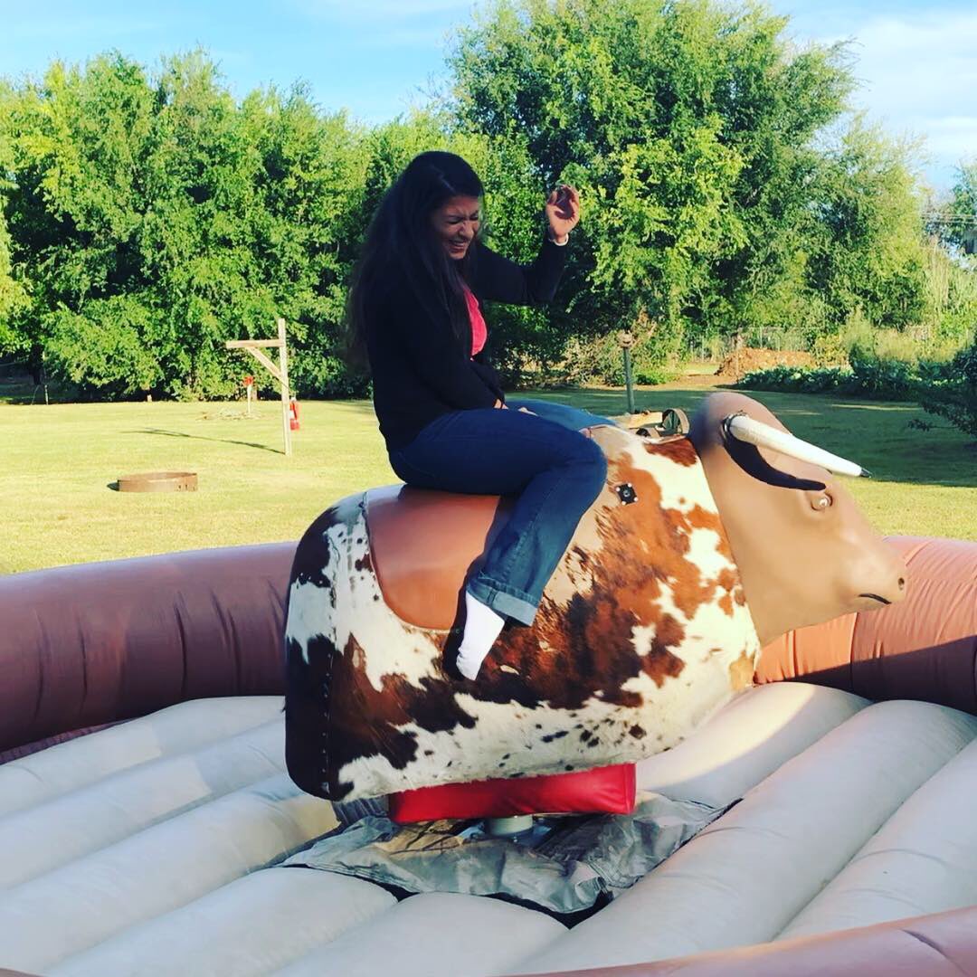 DrMaceyLevan's tweet photo. I had such a great time in Oklahoma teaching and learning from all the transplant social workers! Thanks #STSW18 for an amazing celebration! #DJDorry and photobooths were in full effect! Plus I rode a mechanical bull for a grand total of 24 seconds 😂 https://t.co/7YRFrVHbr3
