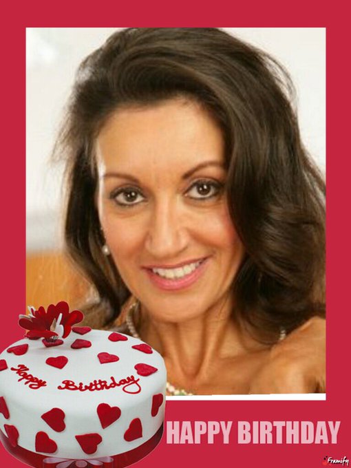 Having a great birthday so far thank you for all the birthday wishes my sweet fans! https://t.co/Tsh