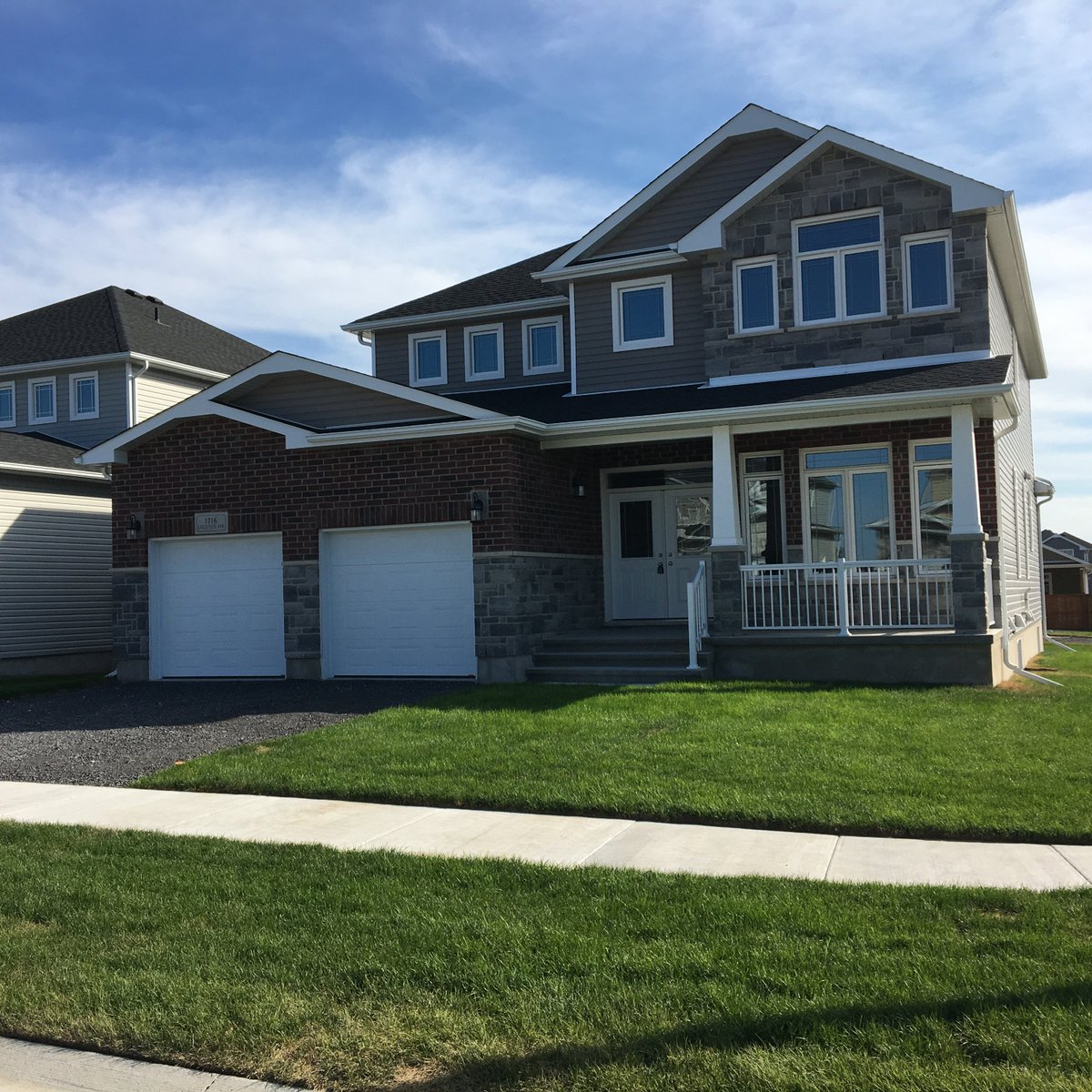 FrontenacProp's tweet photo. It's fitting that this brand new 4 bed, 3.5 bath home is on Executive Ave. It's spacious, stylish, and offers every convenience. What are you waiting for? #fpmhomes #ygkrentals #executivelisting https://t.co/wwJKtobj7U
