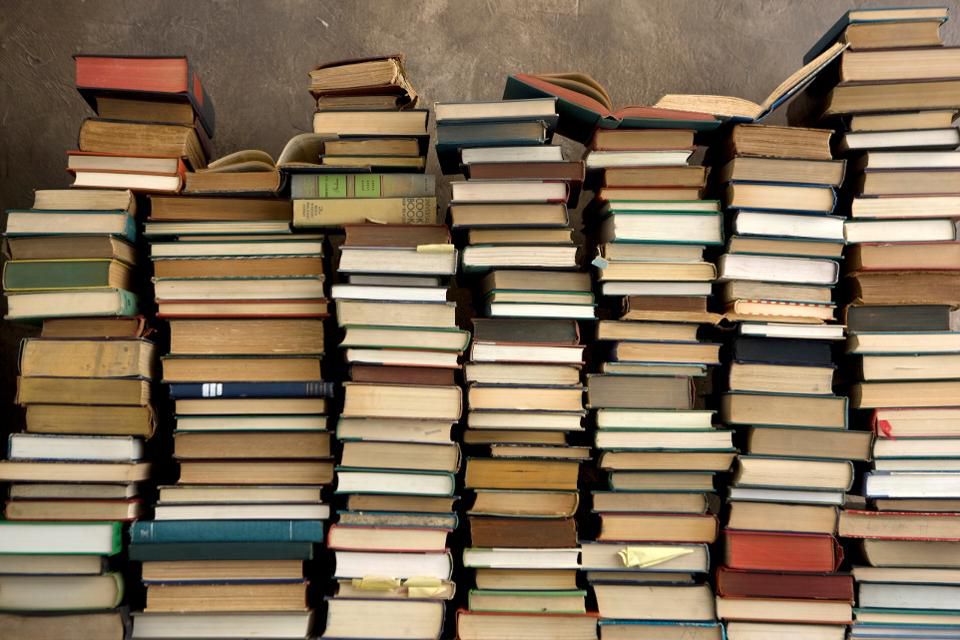 goodreads's tweet photo. Stop Feeling Guilty About Having So Many Unread Books https://t.co/RI0SOPWyS0 https://t.co/1JBqtkdDqK
