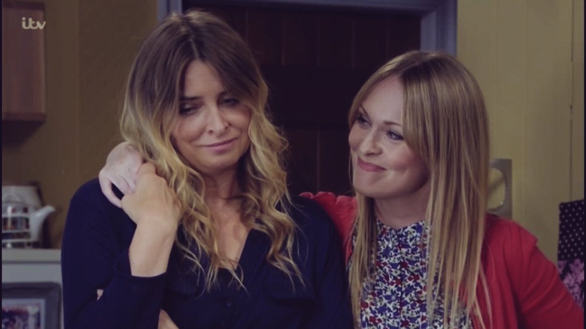 christie_rudd's tweet photo. Hats off to @emmerdale the 'I love you' scene couldn't of been more perfect😭😭😍😍😍 #Vanity #VanityILoveYous #CharityDingle #VanessaWoodfield #IReallyReallyStupidlyAndCompletelyLoveYou #VanityForever #VanityFamily #VanityDay https://t.co/xnxuPruL1r